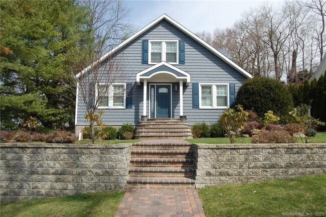 property at 14 Stark Pl