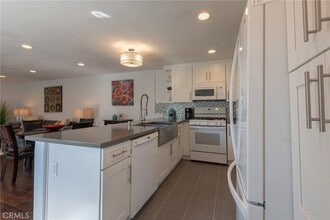 3617 Sunswept Dr in Los Angeles, CA - Building Photo - Building Photo