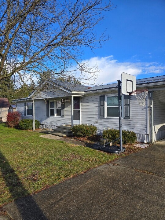 21 Mill St in Warren, PA - Building Photo