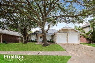 18811 Singing Woods Dr in Humble, TX - Building Photo