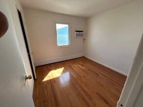 405 Massapequa Ave in Massapequa, NY - Foto de edificio - Building Photo