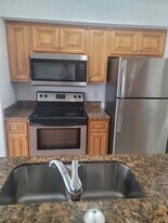 5612 Rock Island Rd in Tamarac, FL - Building Photo