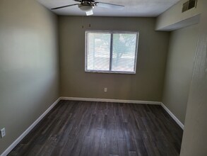 1325 N Meridian Ave in Wichita, KS - Building Photo - Building Photo