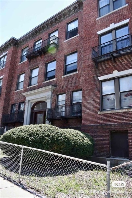 46 Park Vale Ave, Unit 2