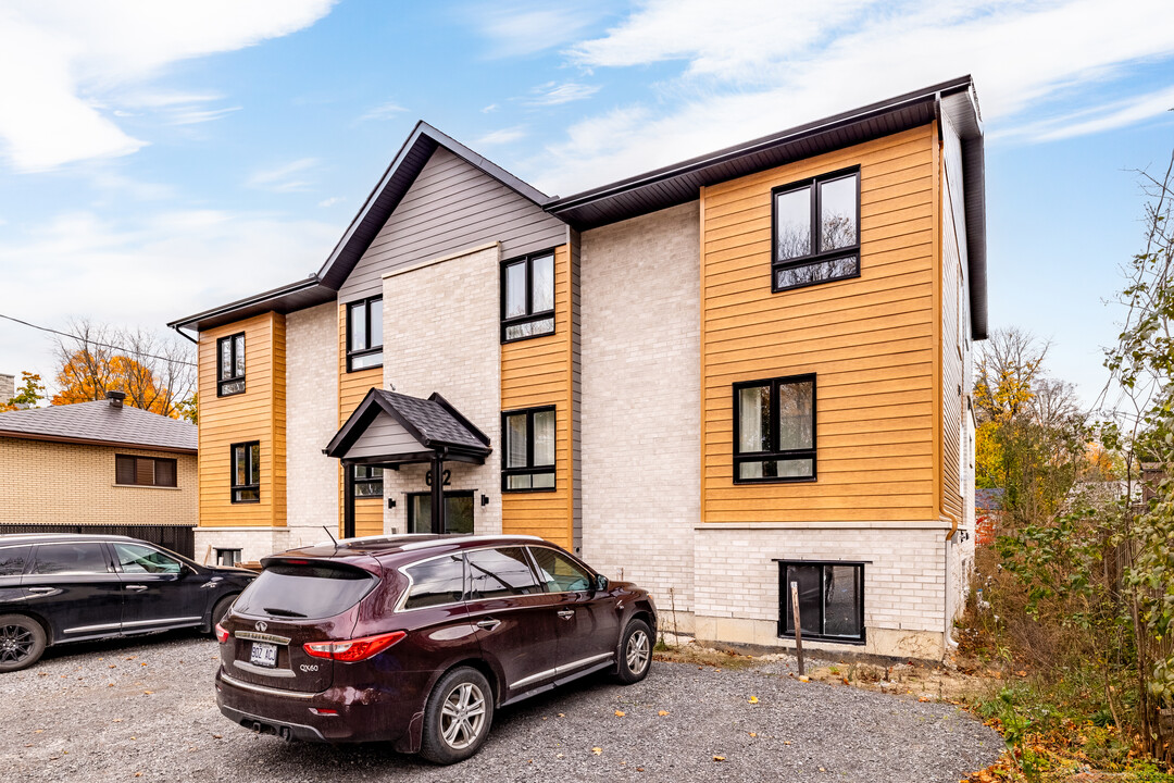 602 Cedar Rue in Deux-montagnes, QC - Building Photo