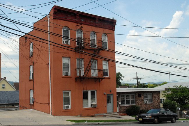 449 Palisade Ave in Garfield, NJ - Building Photo - Building Photo