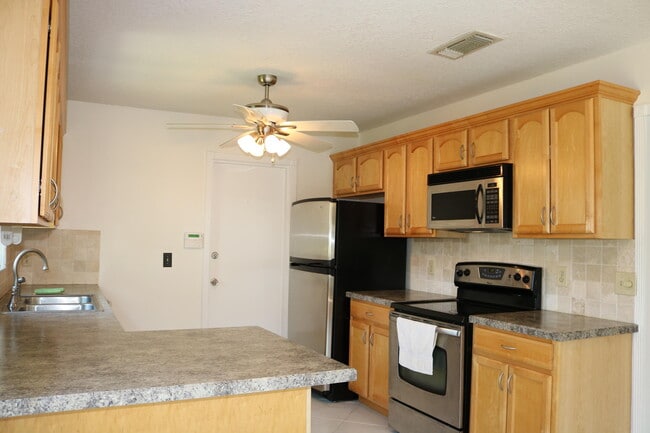 23157 SW 56th Ave in Boca Raton, FL - Building Photo - Building Photo