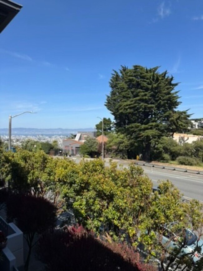 280 Portola Dr in San Francisco, CA - Building Photo - Building Photo