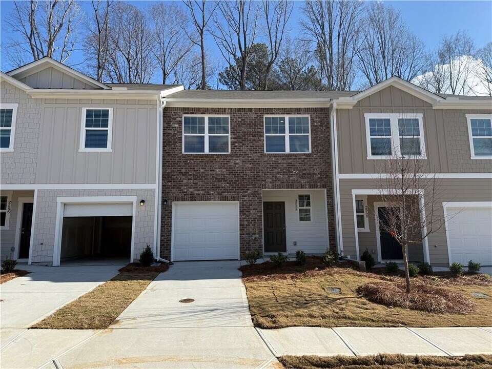 2568 Coventry St SW in Atlanta, GA - Building Photo