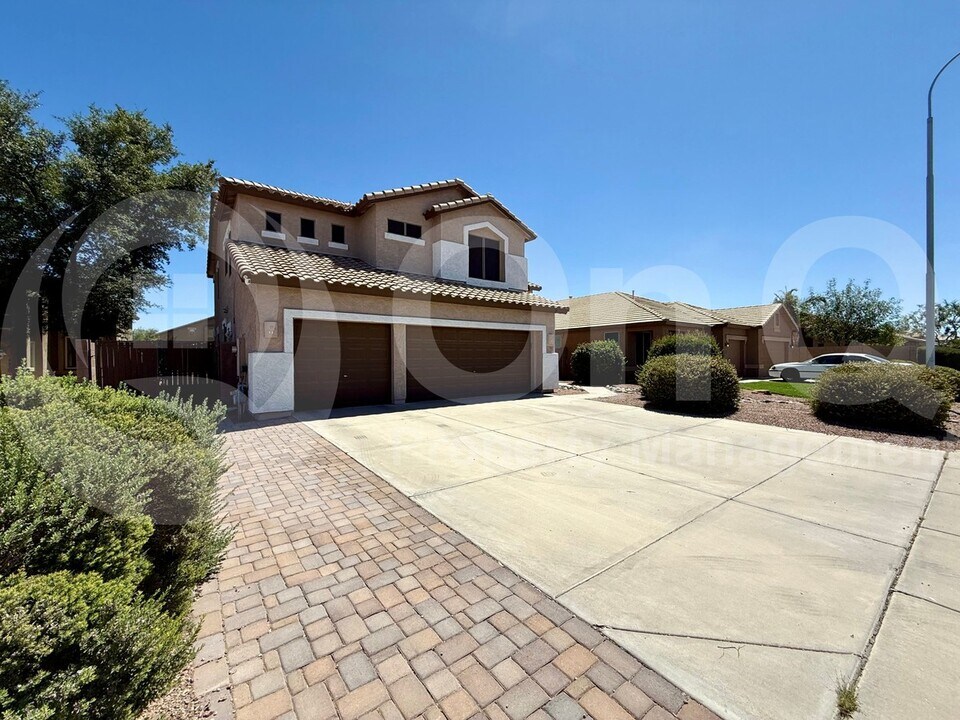 1961 E Derringer Way in Chandler, AZ - Building Photo