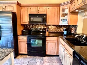 3328 Lucerne Park Dr in Greenacres, FL - Building Photo - Building Photo