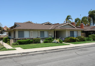 16681 Bartlett Ln in Huntington Beach, CA - Building Photo - Building Photo