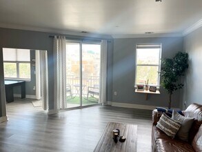 23 Pierside Dr, Unit 323 in Baltimore, MD - Building Photo - Building Photo