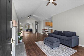 13426 Aventide Ln in Alpharetta, GA - Foto de edificio - Building Photo