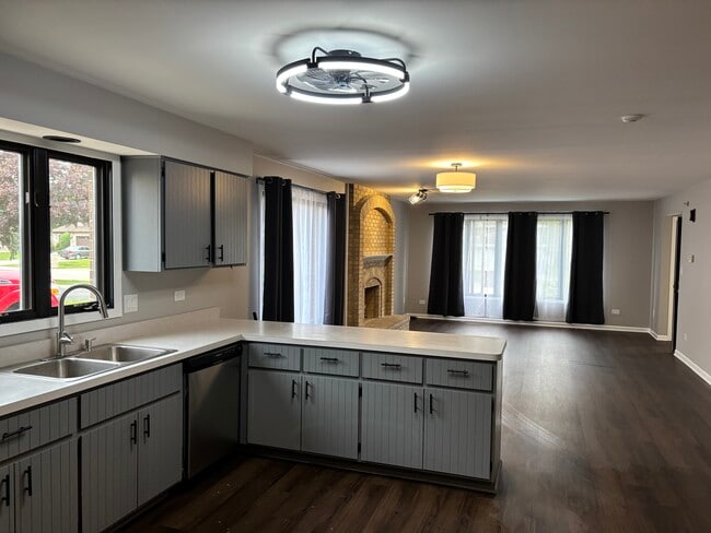 7129 S 86th Ave, Unit 1st Floor