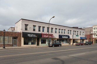 1842-1854 N Central Ave in St. Anthony, MN - Foto de edificio - Building Photo