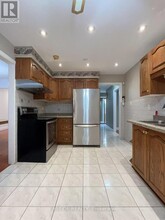 2200 Sixth Line in Oakville, ON - Building Photo - Building Photo