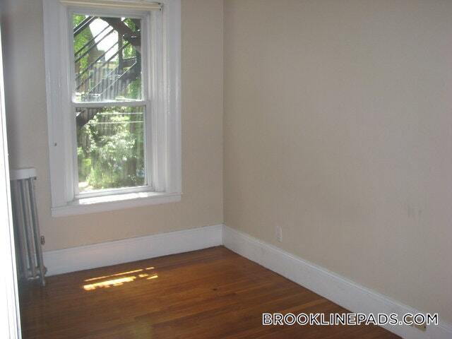 1071 Beacon St in Brookline, MA - Building Photo - Building Photo