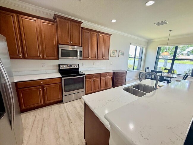344 Laurel Falls Dr in Apollo Beach, FL - Building Photo - Building Photo