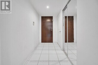 205-1205 Sherway Gardens Rd in Toronto, ON - Building Photo - Building Photo