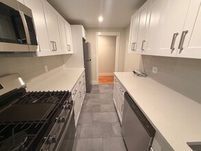 21 Gibson St, Unit 3 in Cambridge, MA - Foto de edificio - Building Photo
