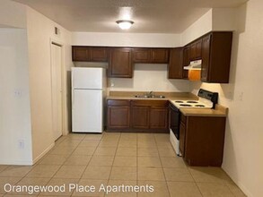 Orangewood Place Apartments in Phoenix, AZ - Building Photo - Building Photo