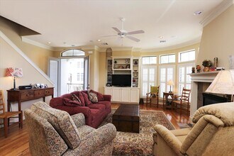 6301 Prague St in Houston, TX - Foto de edificio - Building Photo