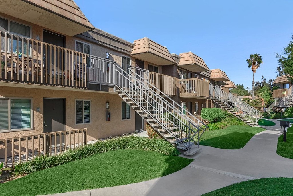 The Bluffs at Carlsbad Apartments in Carlsbad, CA