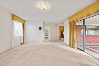 3 Bedroom 2 Bath Conveniently Located House! in Alamogordo, NM - Building Photo - Building Photo