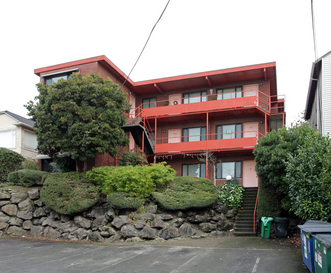 2221 Yale Ave E in Seattle, WA - Foto de edificio - Building Photo