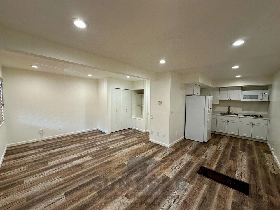 803 Tahoe Blvd-Unit -8C (Back Studio Right Residental) in Incline Village, NV - Building Photo