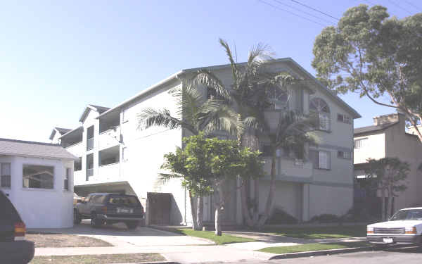 1061 Grand Ave in Long Beach, CA - Building Photo - Building Photo