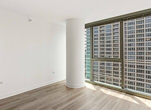 313 W Kinzie St in Chicago, IL - Building Photo - Building Photo