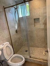470 S Hamel Rd, Unit A317 in Los Angeles, CA - Building Photo - Building Photo