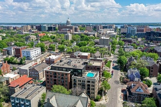 Waterfront in Madison, WI - Foto de edificio - Building Photo
