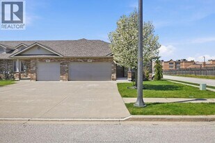 2505 Cypress Ave in Windsor, ON - Building Photo