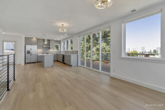 2319 7th Ave in Oakland, CA - Foto de edificio - Building Photo