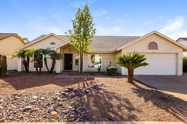 property at 4837 E Grandview St