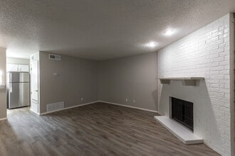 Country Crest Townhomes in Odessa, TX - Building Photo - Interior Photo