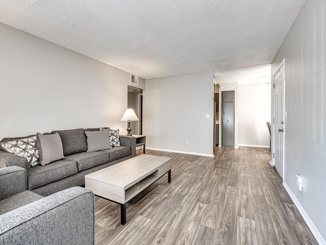 Diamond Trail Apartments in Oklahoma City, OK - Foto de edificio - Building Photo