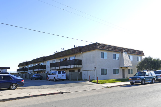 Nieto Apartments in Greenfield, CA - Building Photo - Building Photo