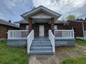 704 16th Ave in Middletown, OH - Building Photo