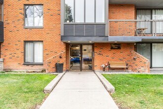 345-345 4 Ave NE in Calgary, AB - Building Photo - Building Photo