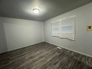 911 Southmoor Dr in Danville, IL - Building Photo - Building Photo