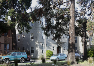 715 40th St in Oakland, CA - Foto de edificio - Building Photo