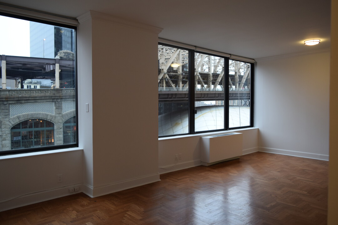 418 E 59th St in New York, NY - Building Photo