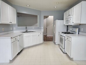 5925 Hidden Meadow Ln in Charlotte, NC - Building Photo - Building Photo