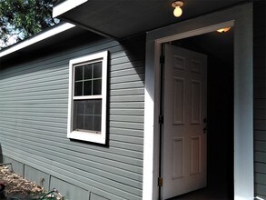 702 S Lee St in Valley View, TX - Building Photo - Building Photo