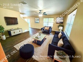 2518 Sunbird Lk in San Antonio, TX - Building Photo - Building Photo