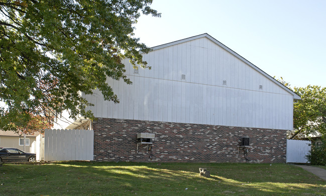 18 Yorkshire Ln in Belleville, IL - Building Photo - Building Photo